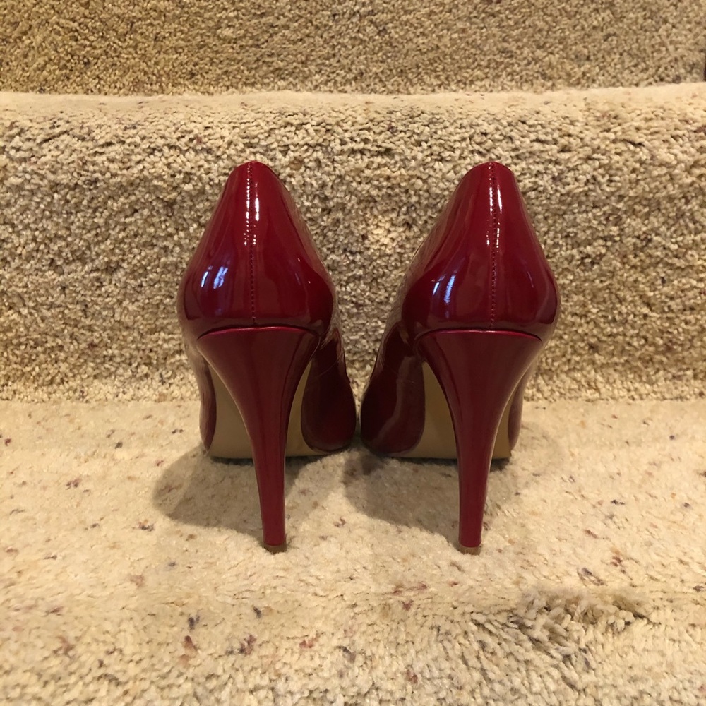 Charles David Patent Leather Heels - Picture 4 of 6